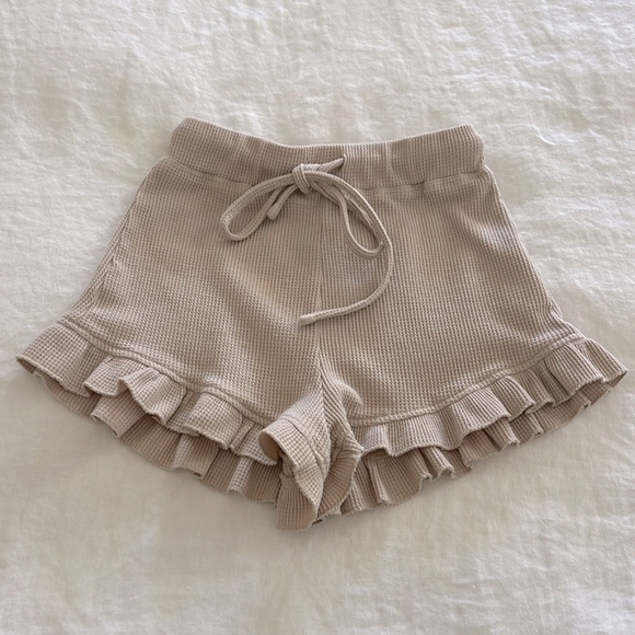 🟣 BOGO! Princess Polly Ruffle Short w/ Drawstring - Picture 4 of 10